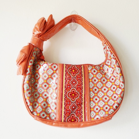 Vera Bradley Handbags - Free🔸️Vera Bradley Flirt Hobo Bag
